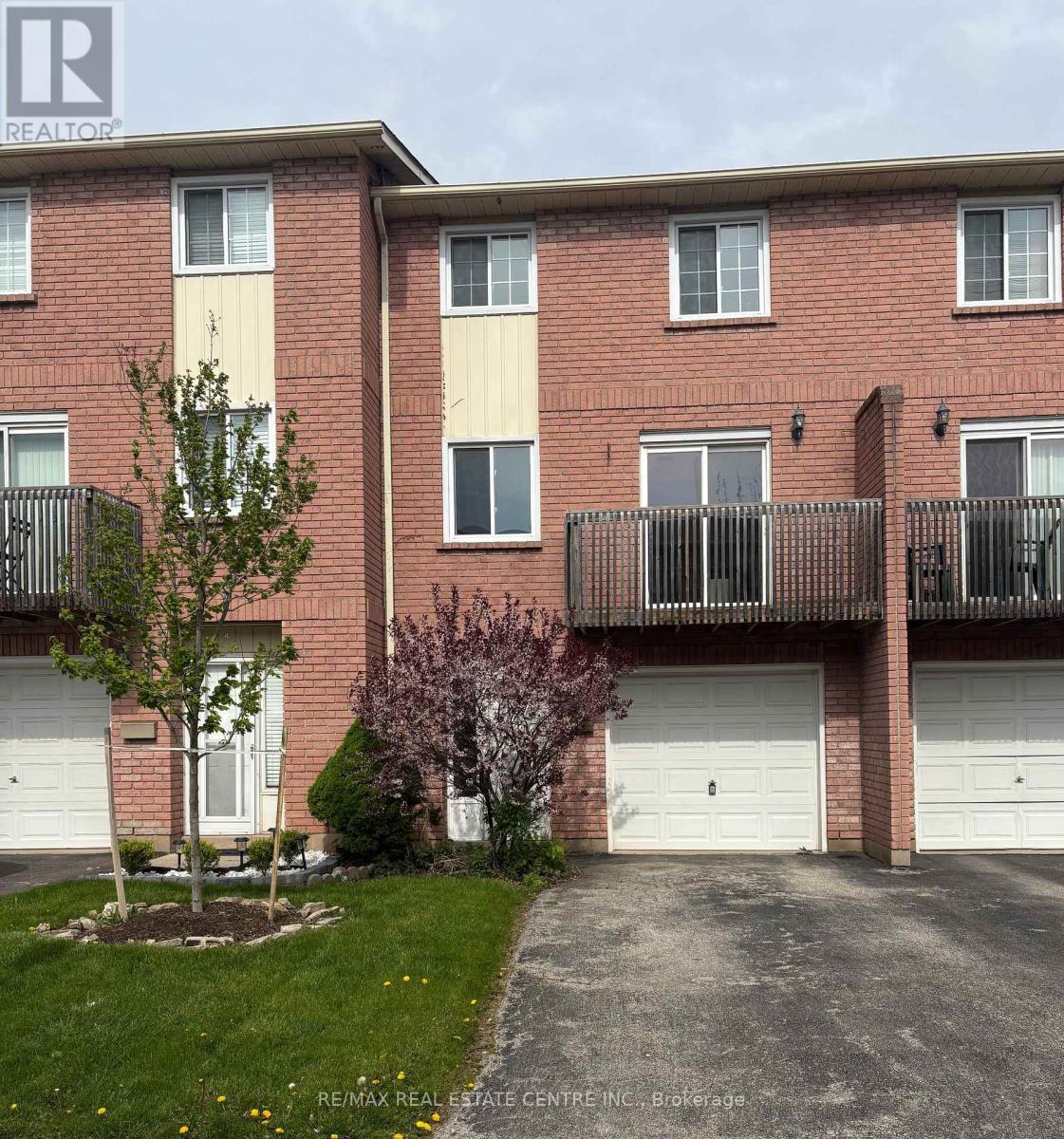 9 - 29 HERITAGE DRIVE, Hamilton, Ontario