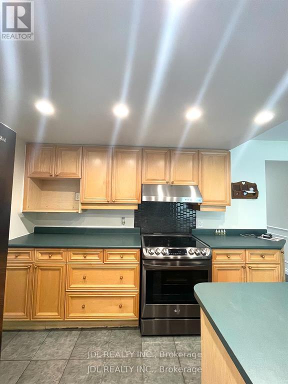 1059 Easthill Court, Newmarket, Ontario L3Y 5V4 - Photo 6 - N13165658