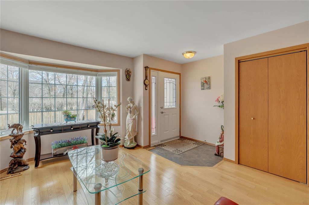3 2075 Henderson Highway, Winnipeg, Manitoba  R2G 1P7 - Photo 2 - 202611401