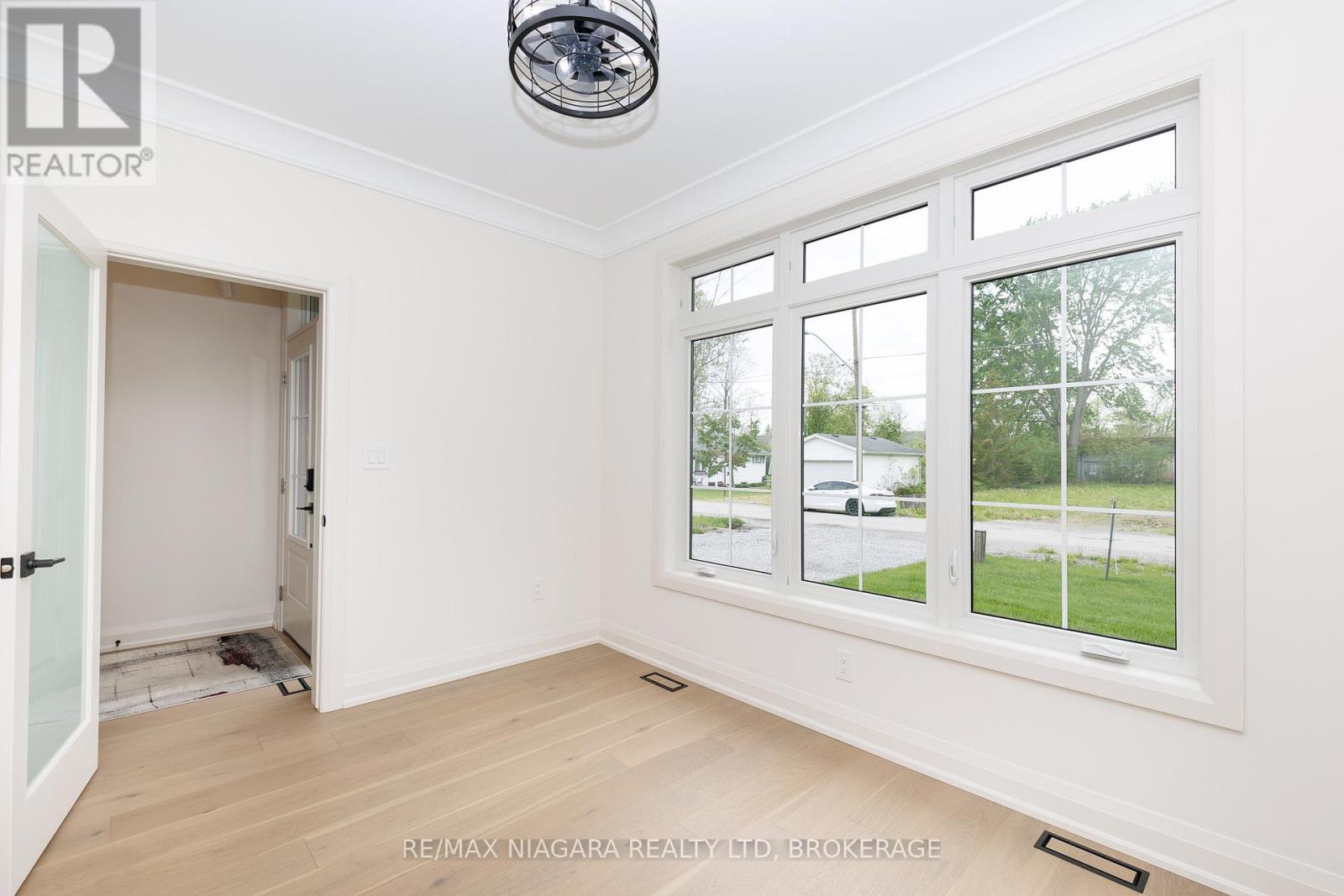 60 Pleasant Avenue N, Fort Erie (Ridgeway), Ontario  L0S 1N0 - Photo 11 - X13165660