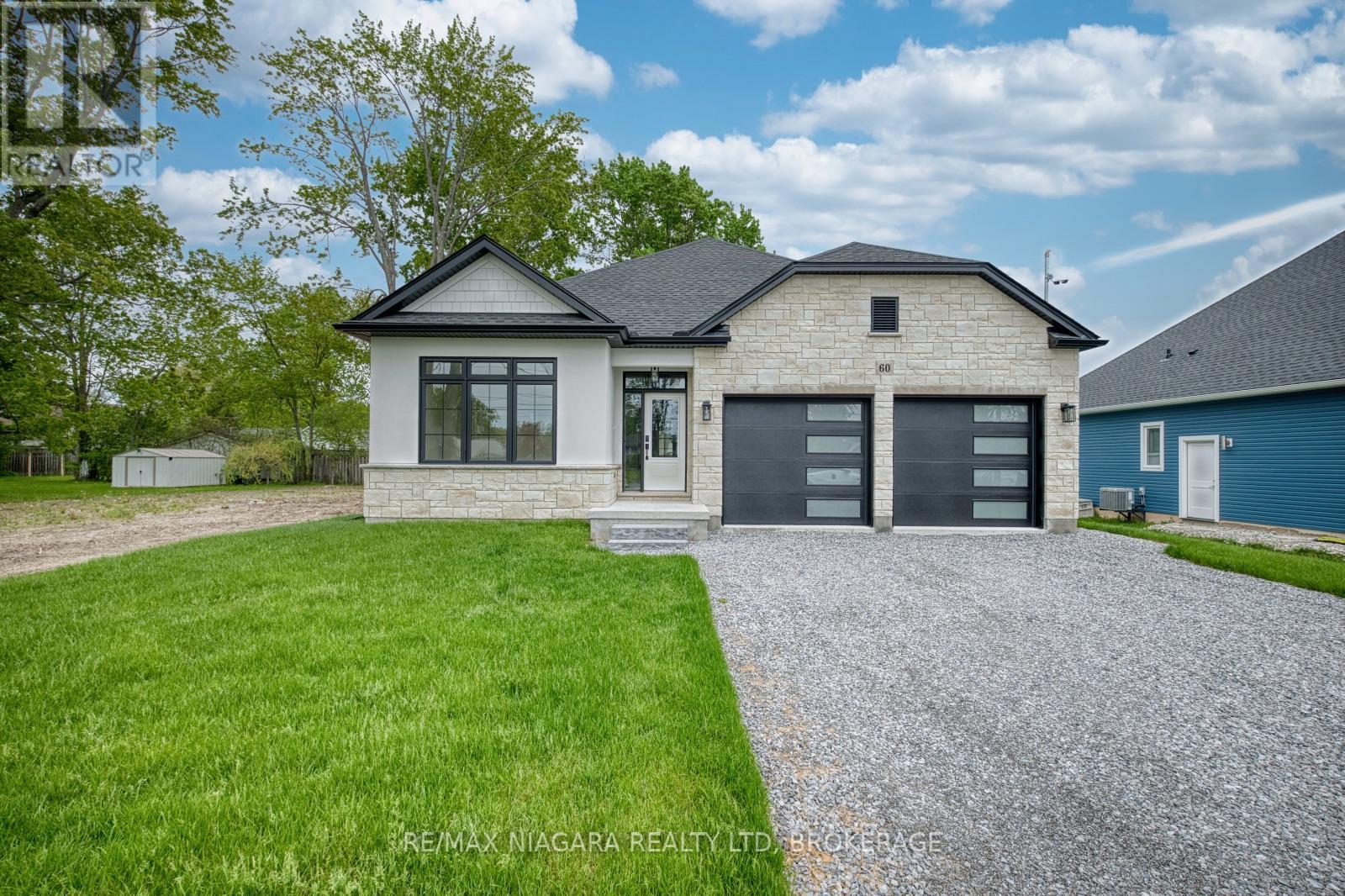 60 Pleasant Avenue N, Fort Erie (Ridgeway), Ontario  L0S 1N0 - Photo 2 - X13165660