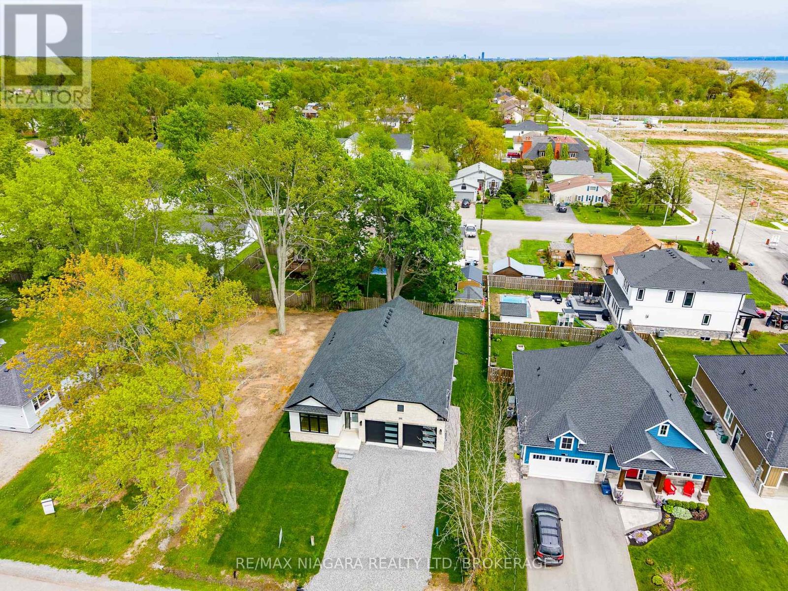60 Pleasant Avenue N, Fort Erie (Ridgeway), Ontario  L0S 1N0 - Photo 42 - X13165660
