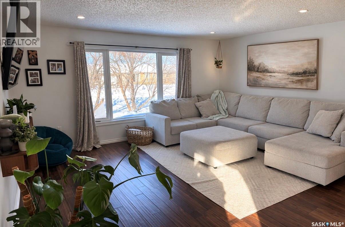 420 Logan Avenue, White Fox, Saskatchewan  S0J 0B1 - Photo 3 - SK030973