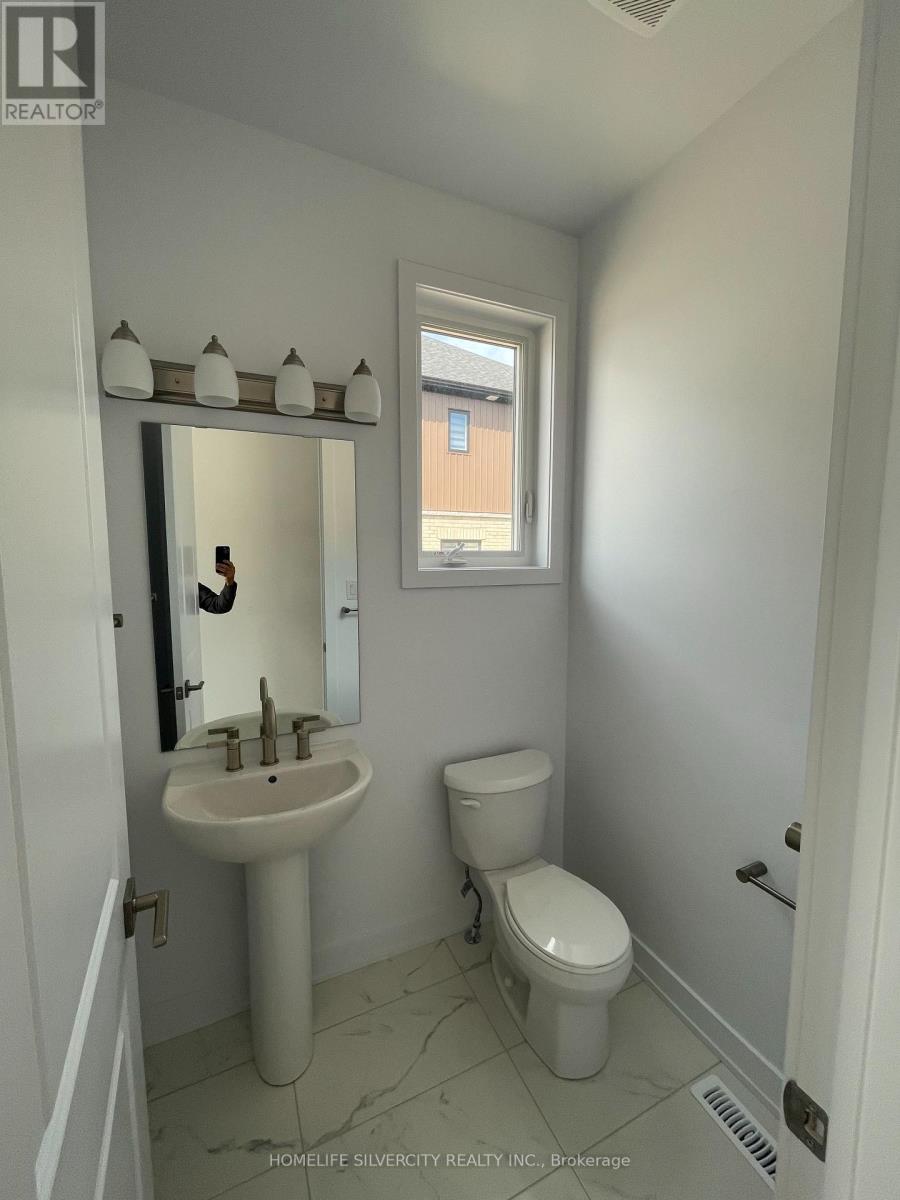 42 Mcaush Street, Barrie, Ontario  L9J 0C2 - Photo 5 - S13162398