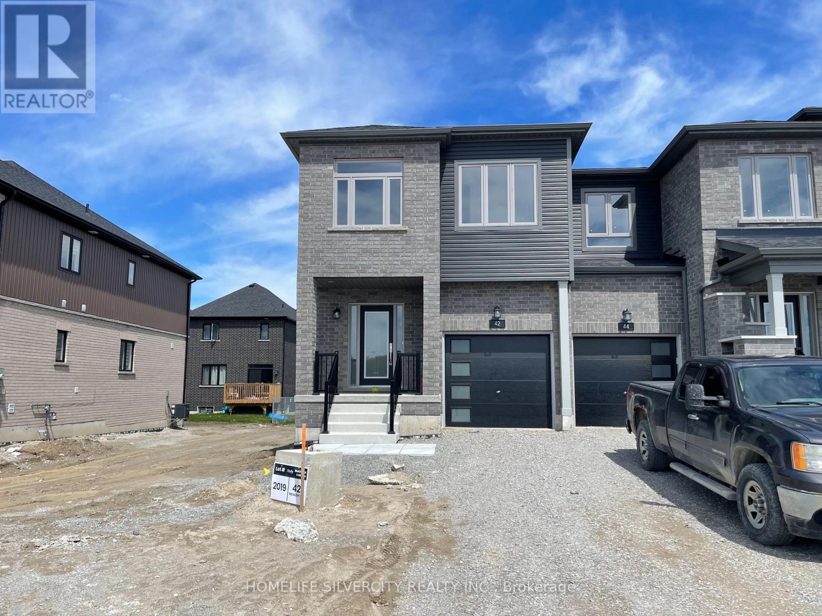 42 MCAUSH STREET, Barrie, Ontario