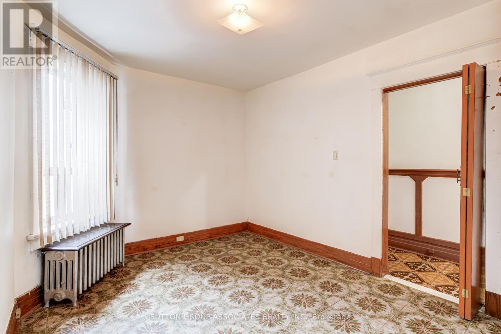 97 Pendrith Street, Toronto, Ontario  M6G 1R8 - Photo 17 - W12963306