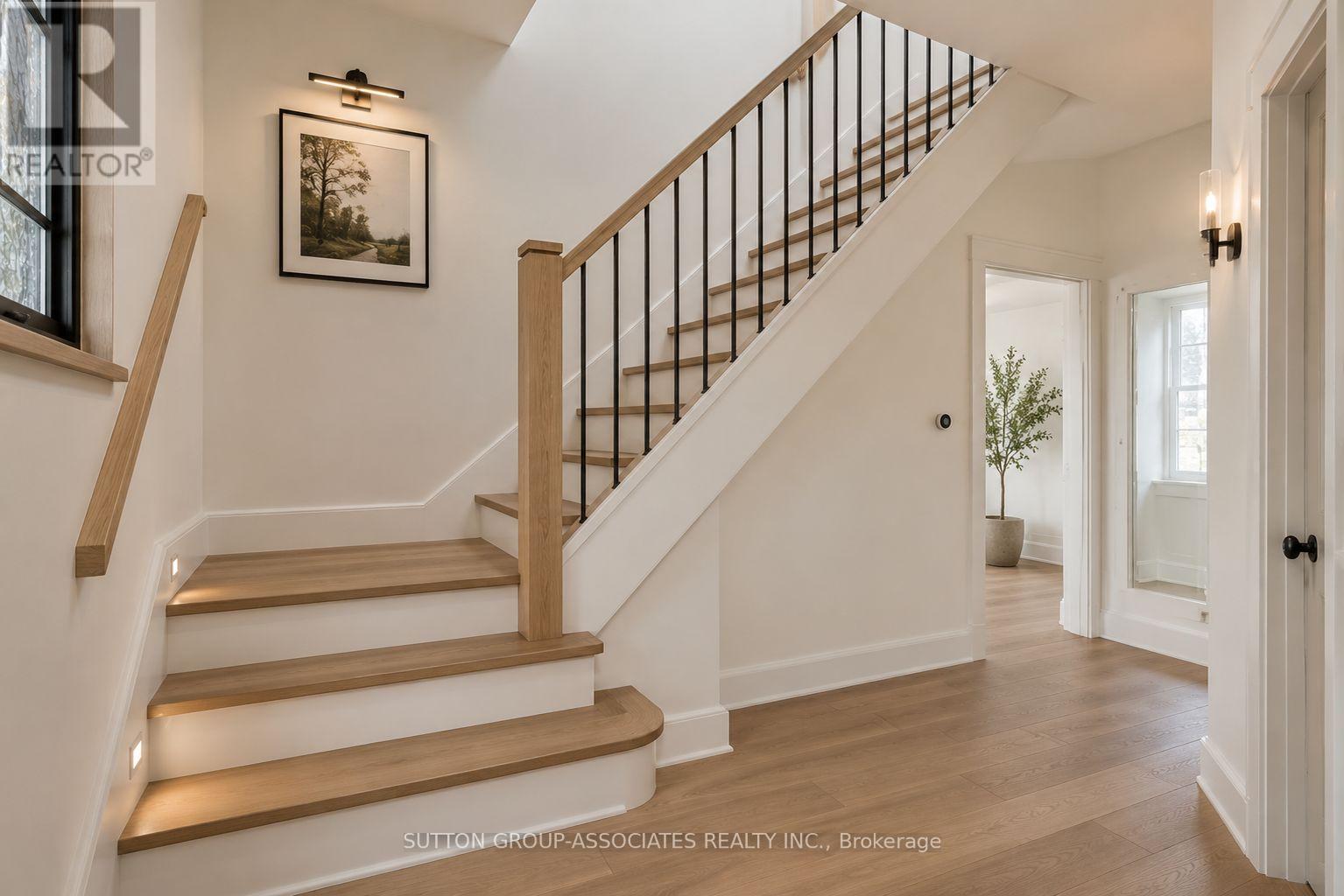 97 Pendrith Street, Toronto, Ontario  M6G 1R8 - Photo 8 - W12963306