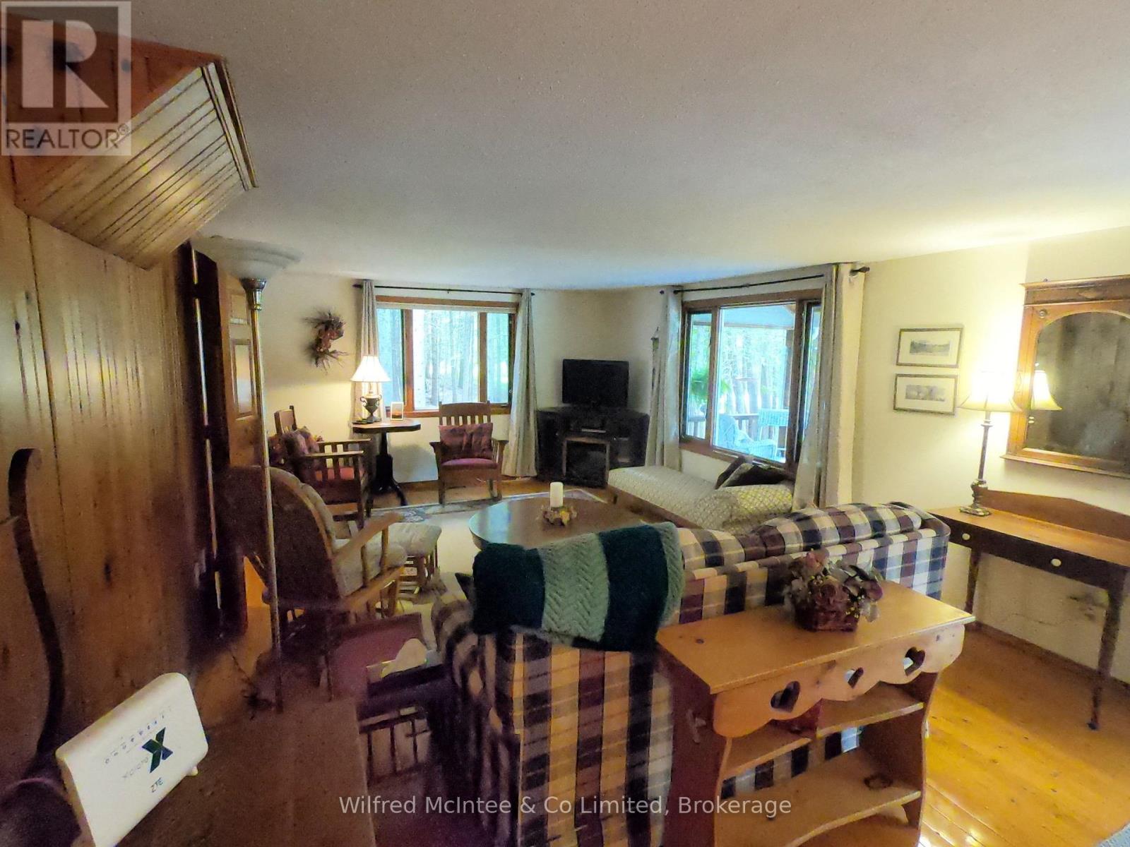 925 King Edward Avenue, South Bruce Peninsula, Ontario  N0H 2G0 - Photo 14 - X13165688