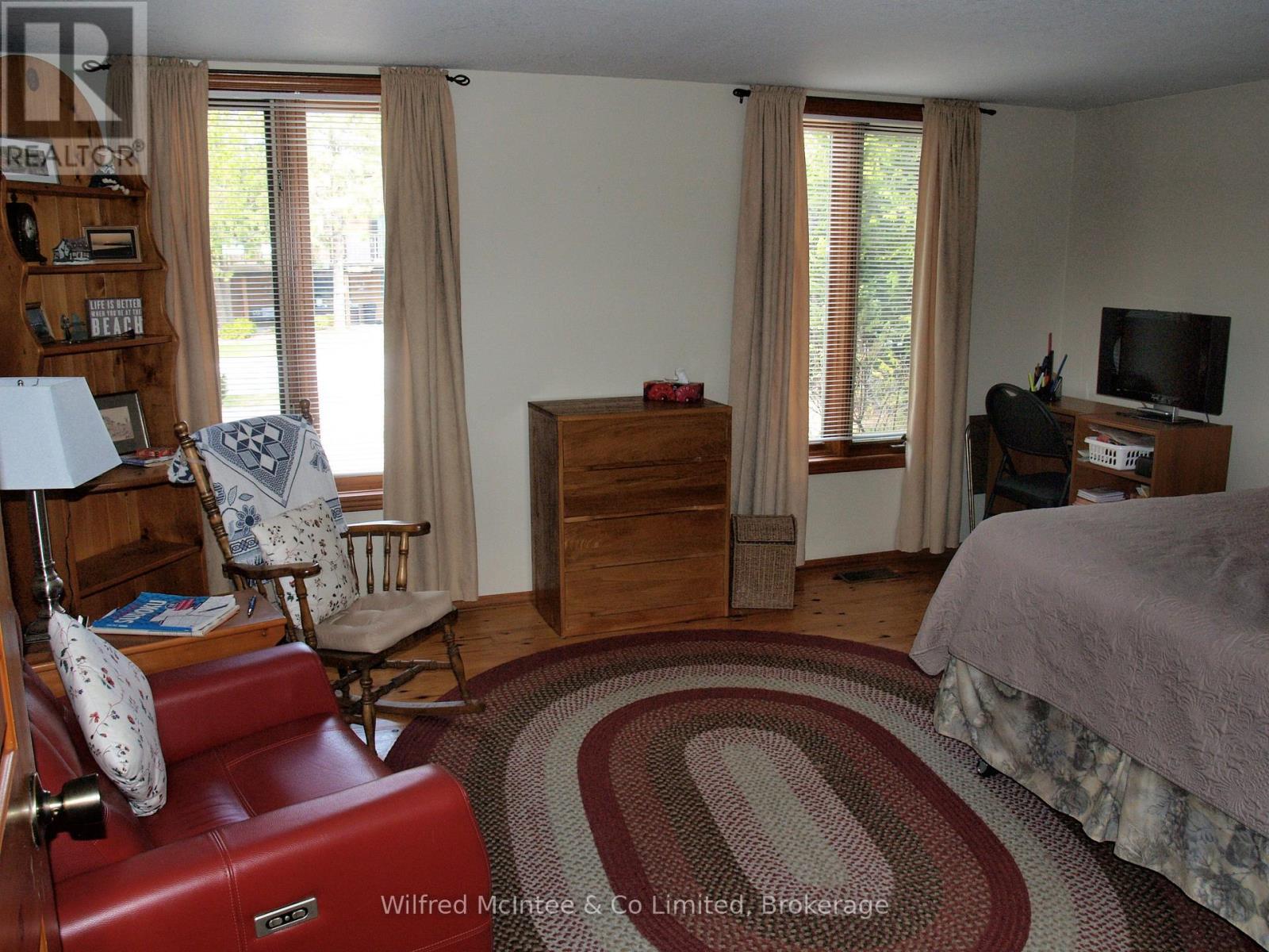 925 King Edward Avenue, South Bruce Peninsula, Ontario  N0H 2G0 - Photo 22 - X13165688