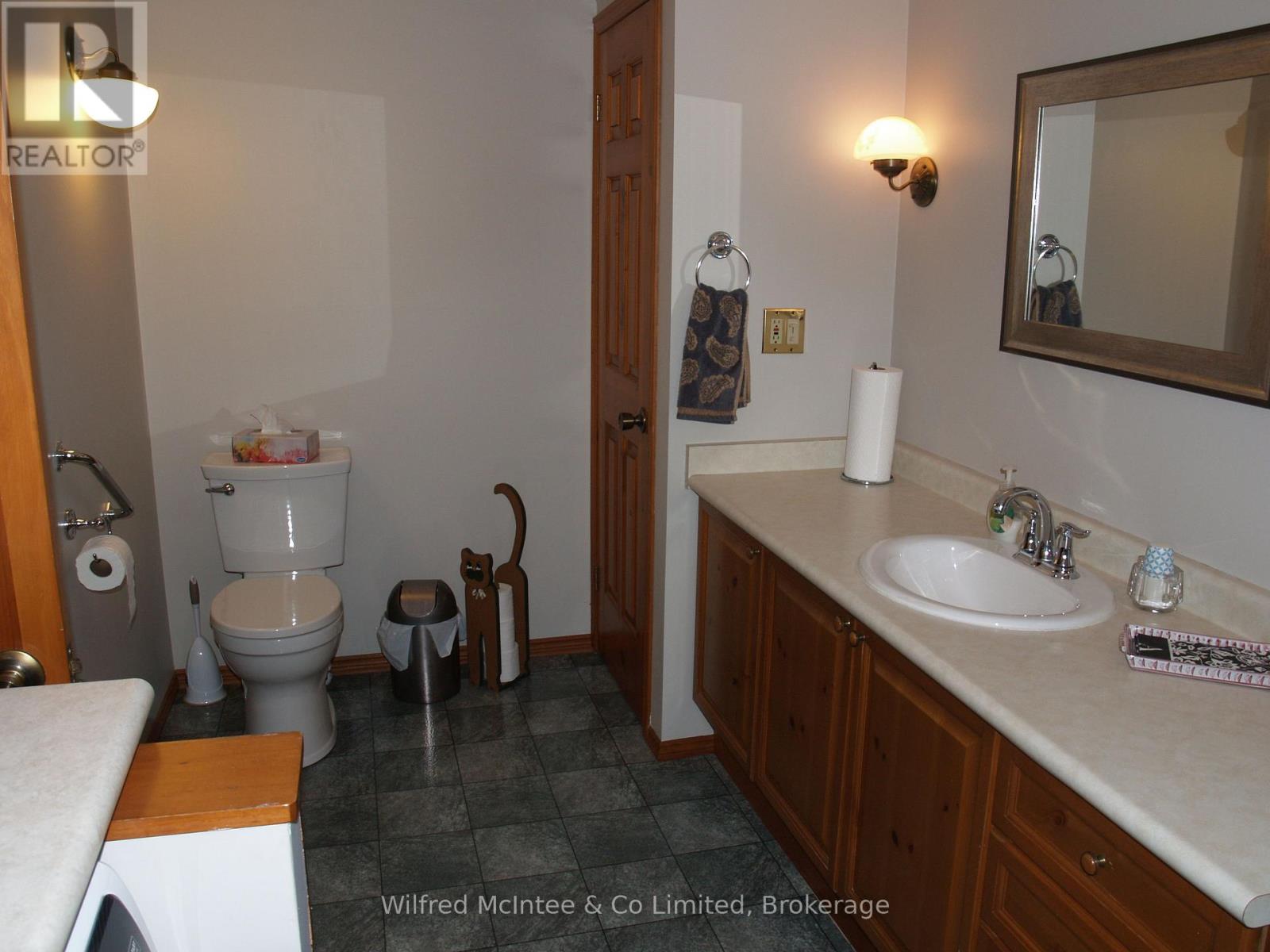 925 King Edward Avenue, South Bruce Peninsula, Ontario  N0H 2G0 - Photo 25 - X13165688