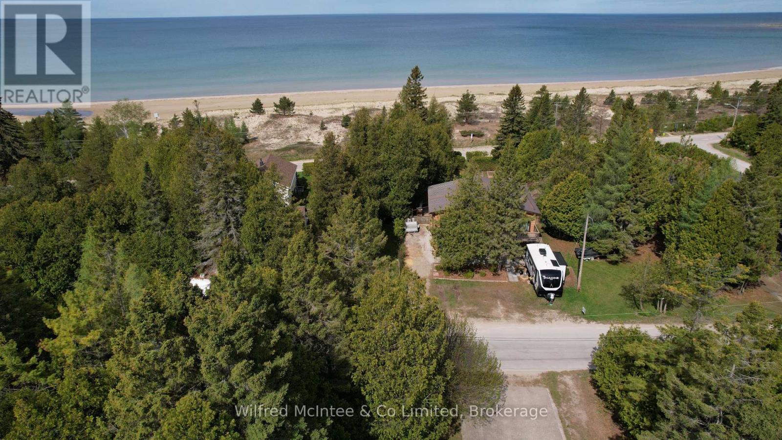 925 King Edward Avenue, South Bruce Peninsula, Ontario  N0H 2G0 - Photo 3 - X13165688