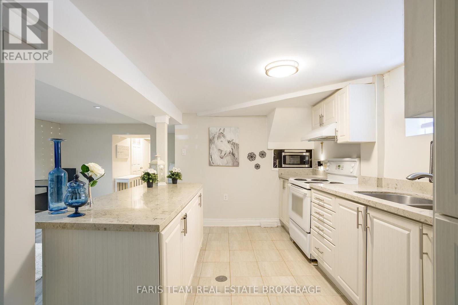 71 Harrison Drive, Newmarket, Ontario  L3Y 4P3 - Photo 22 - N13165694