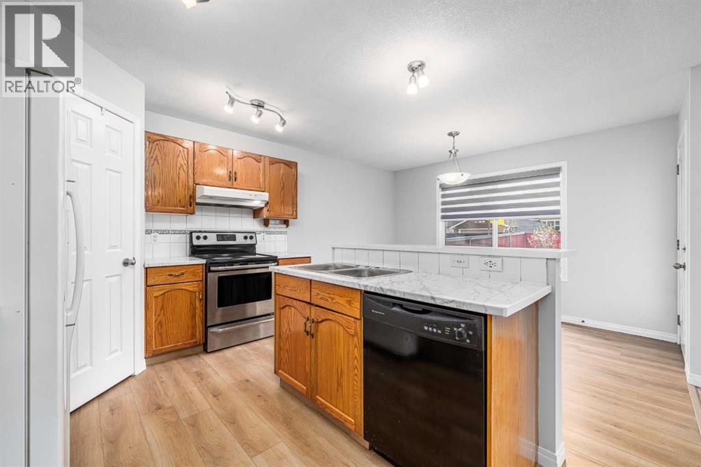 286 Martha's Manor NE, Calgary, Alberta  T3J 4Y6 - Photo 11 - A2314028