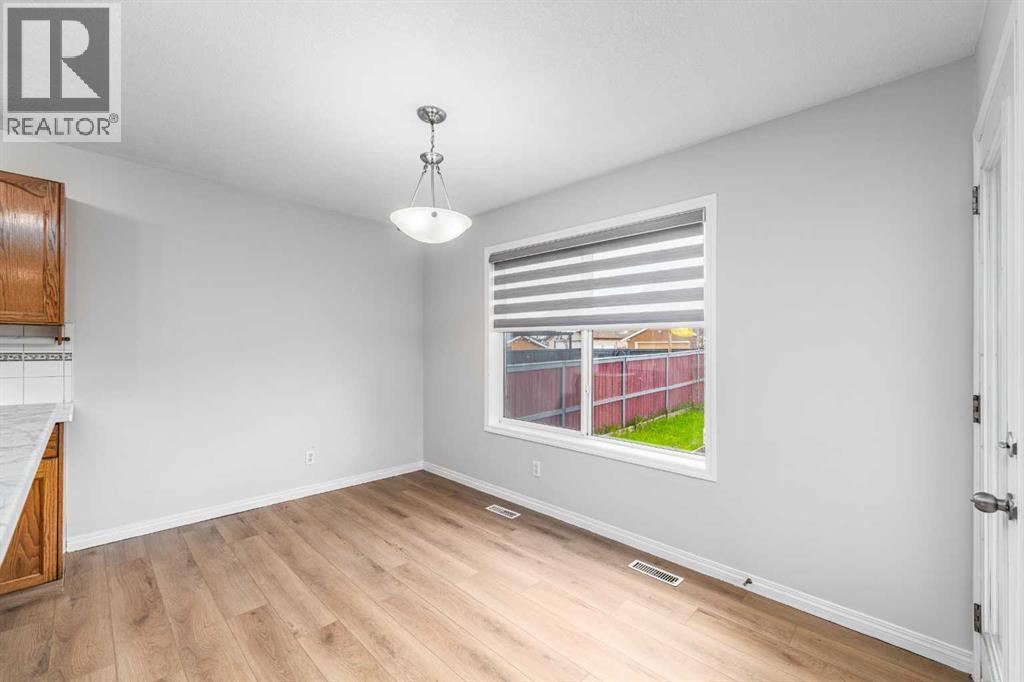 286 Martha's Manor NE, Calgary, Alberta  T3J 4Y6 - Photo 13 - A2314028