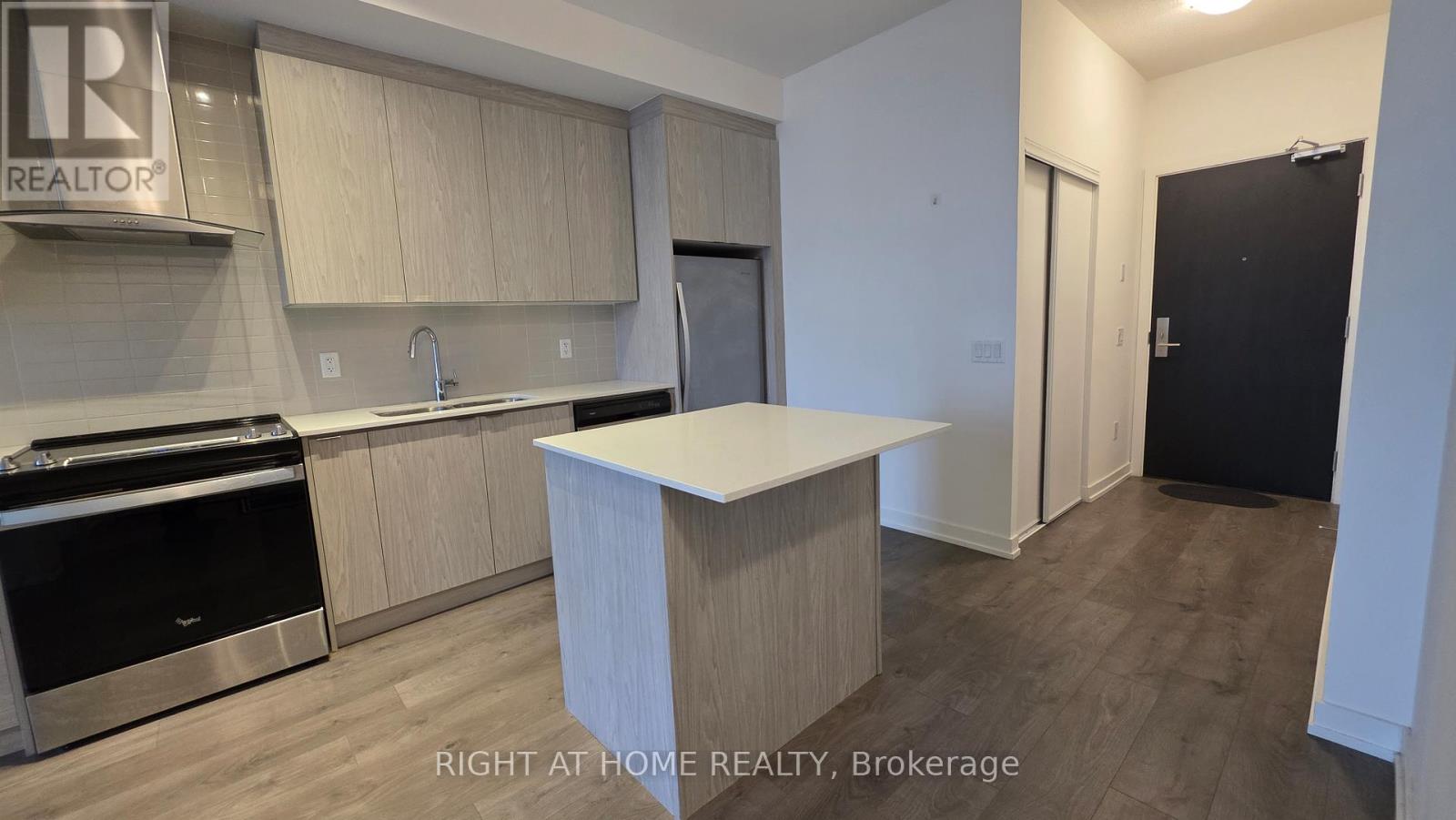 412 - 55 Duke Street W, Kitchener, Ontario N2H 0B7 - Photo 4 - X13165684