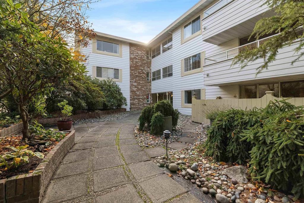 206 15010 Roper Avenue, Surrey, British Columbia  V4B 5A9 - Photo 1 - R3126611