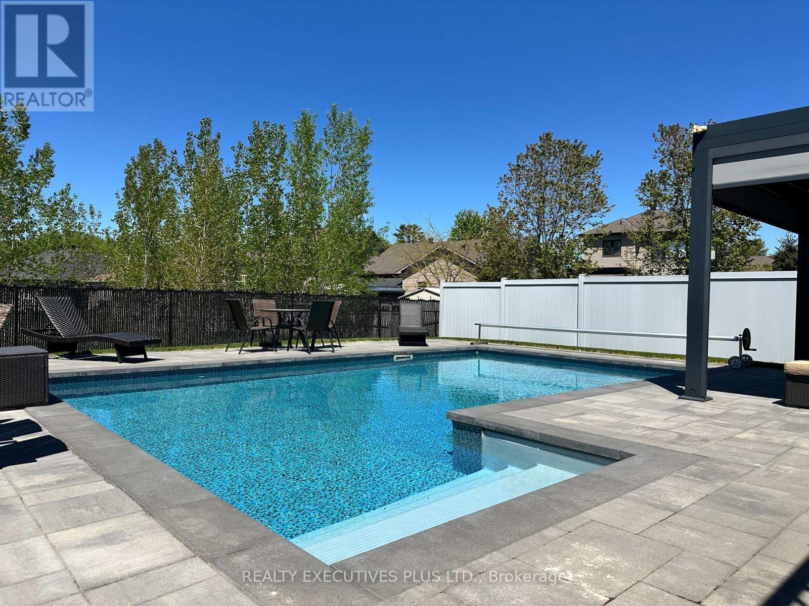 1082 Docteur Corbeil Boulevard, Clarence-Rockland, Ontario  K4K 0E9 - Photo 37 - X12673010