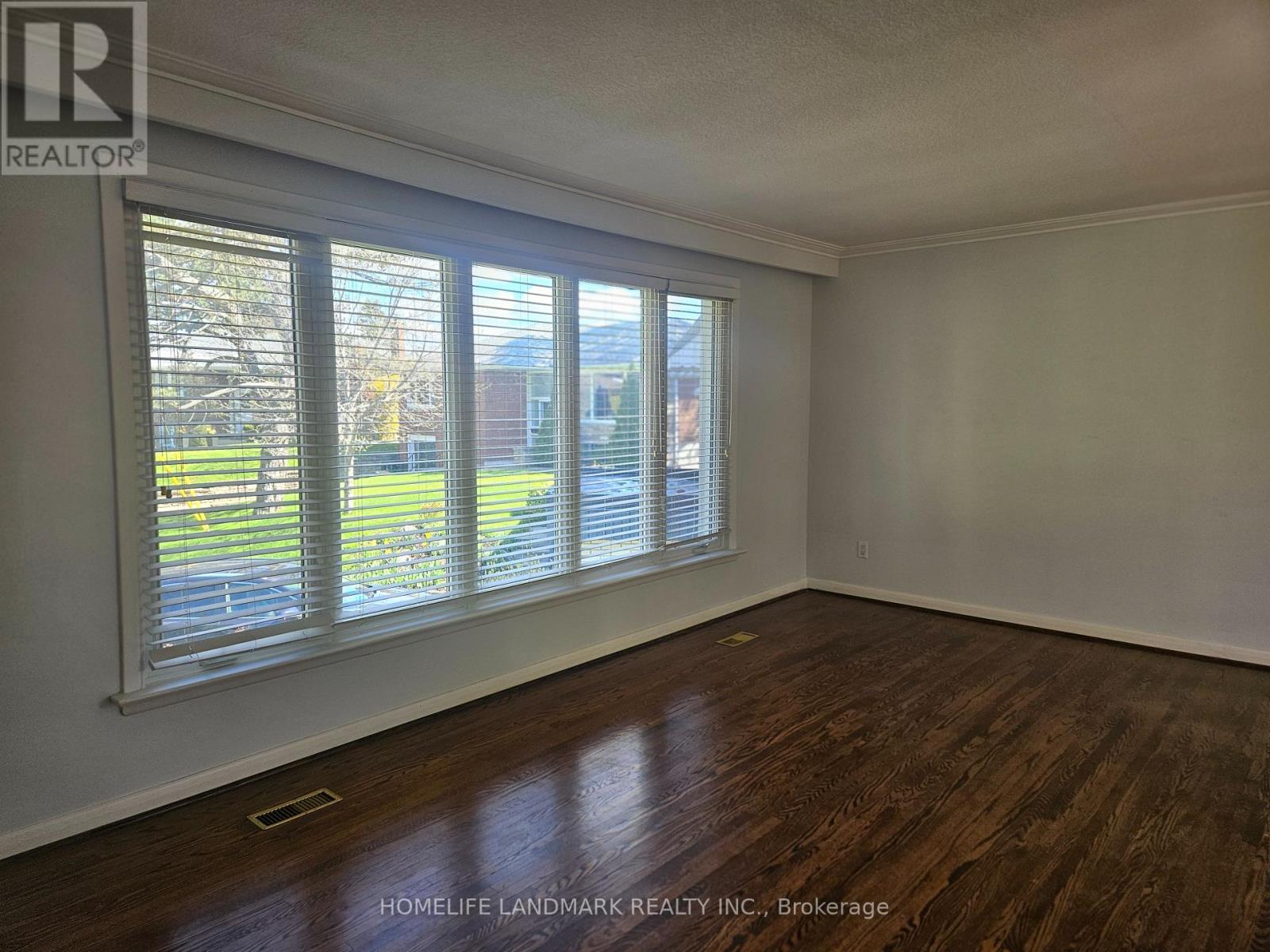 16 Donewen Court, Toronto, Ontario  M4A 1P8 - Photo 10 - C13165732