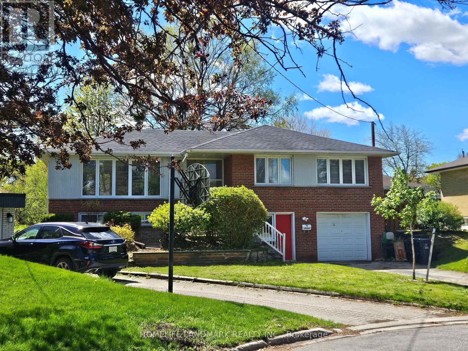 16 Donewen Court, Toronto, Ontario  M4A 1P8 - Photo 2 - C13165732