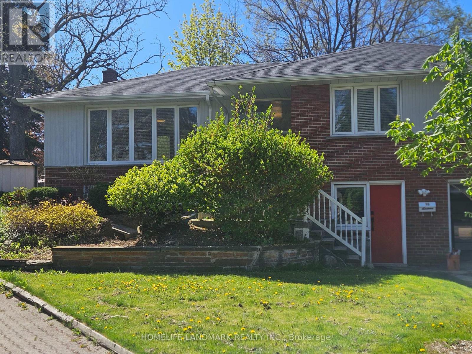 16 Donewen Court, Toronto, Ontario  M4A 1P8 - Photo 3 - C13165732