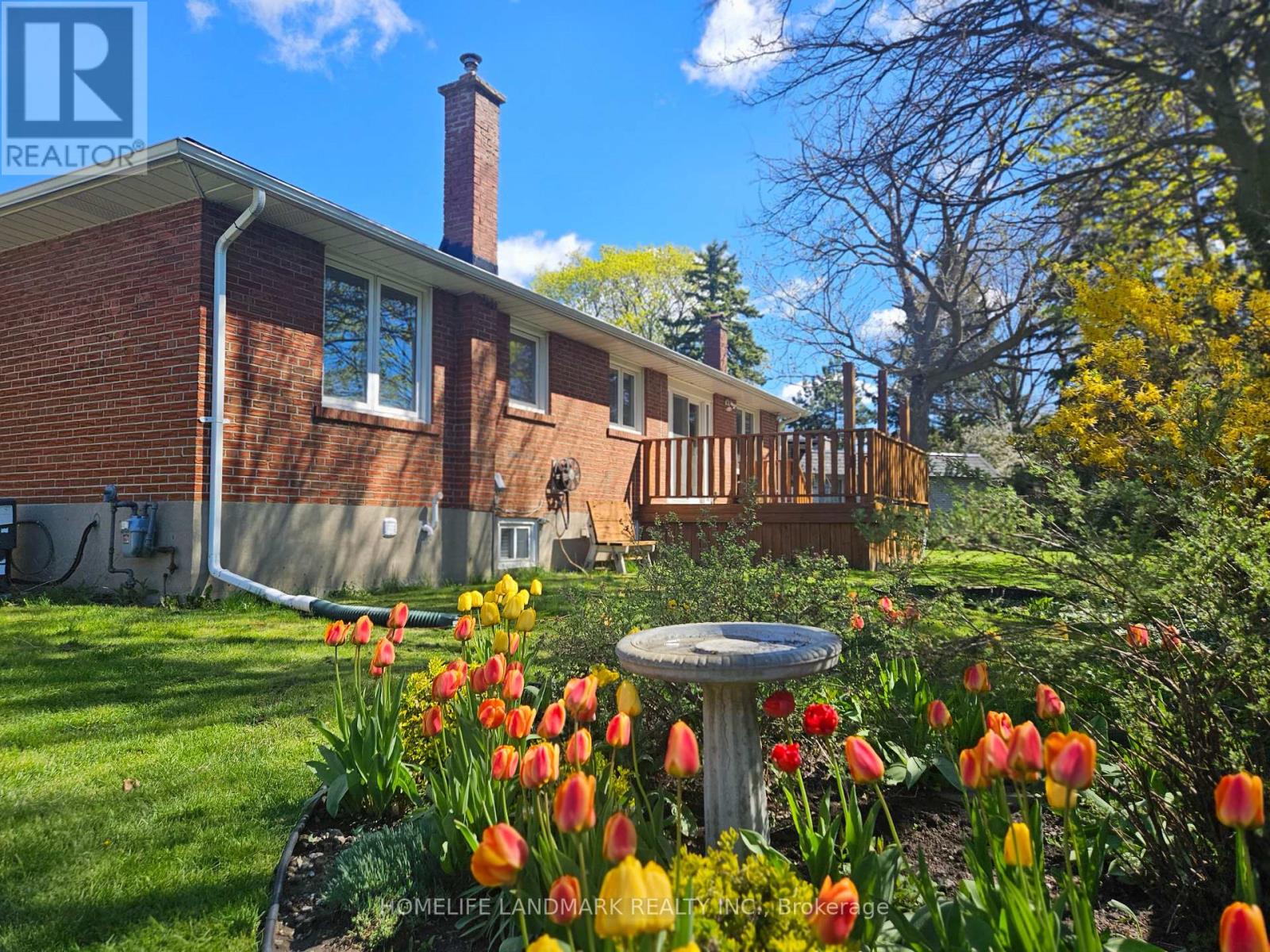 16 Donewen Court, Toronto, Ontario  M4A 1P8 - Photo 4 - C13165732