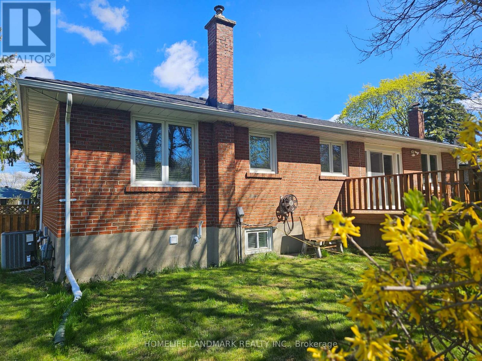 16 Donewen Court, Toronto, Ontario  M4A 1P8 - Photo 5 - C13165732