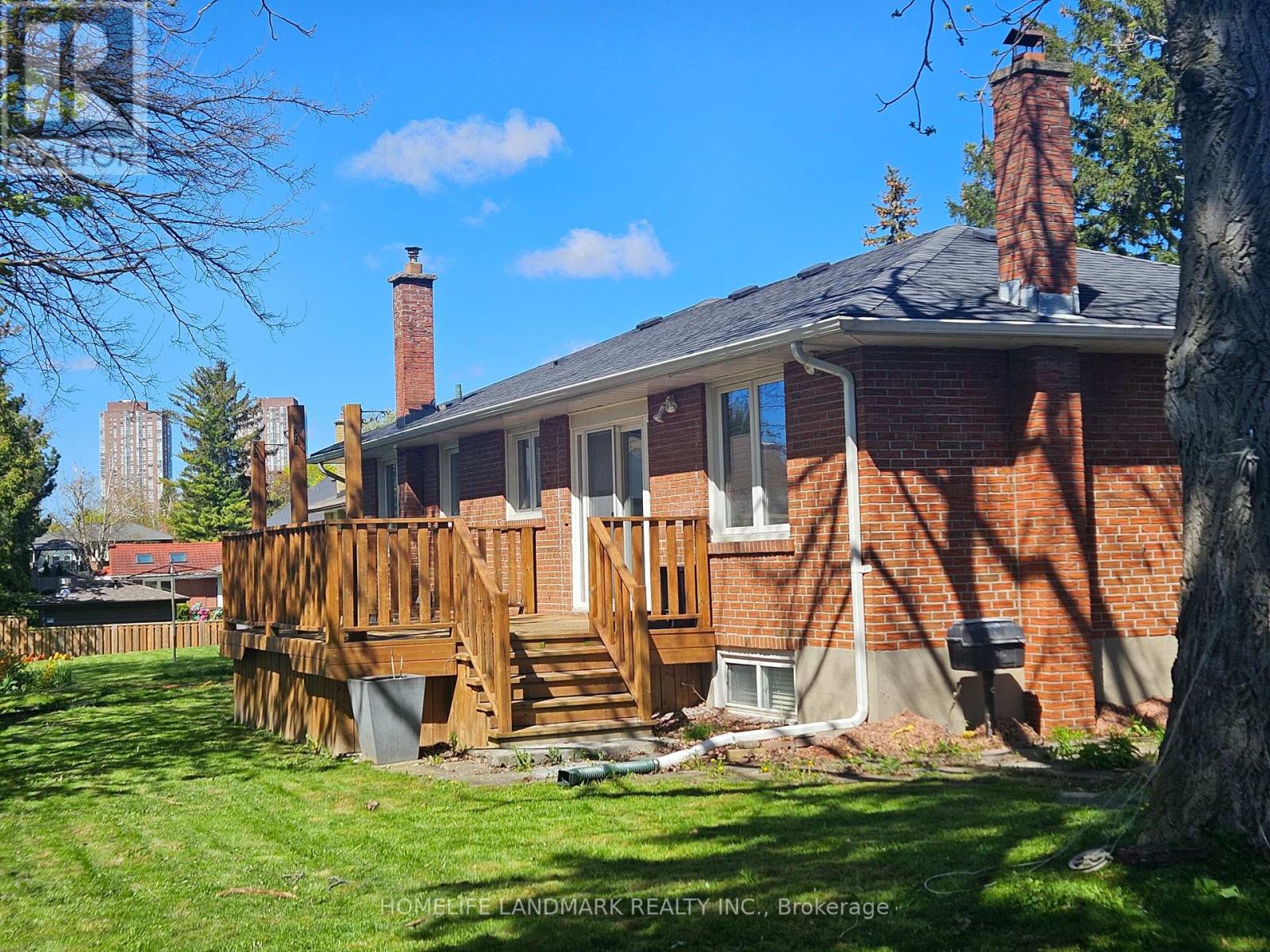 16 Donewen Court, Toronto, Ontario  M4A 1P8 - Photo 7 - C13165732