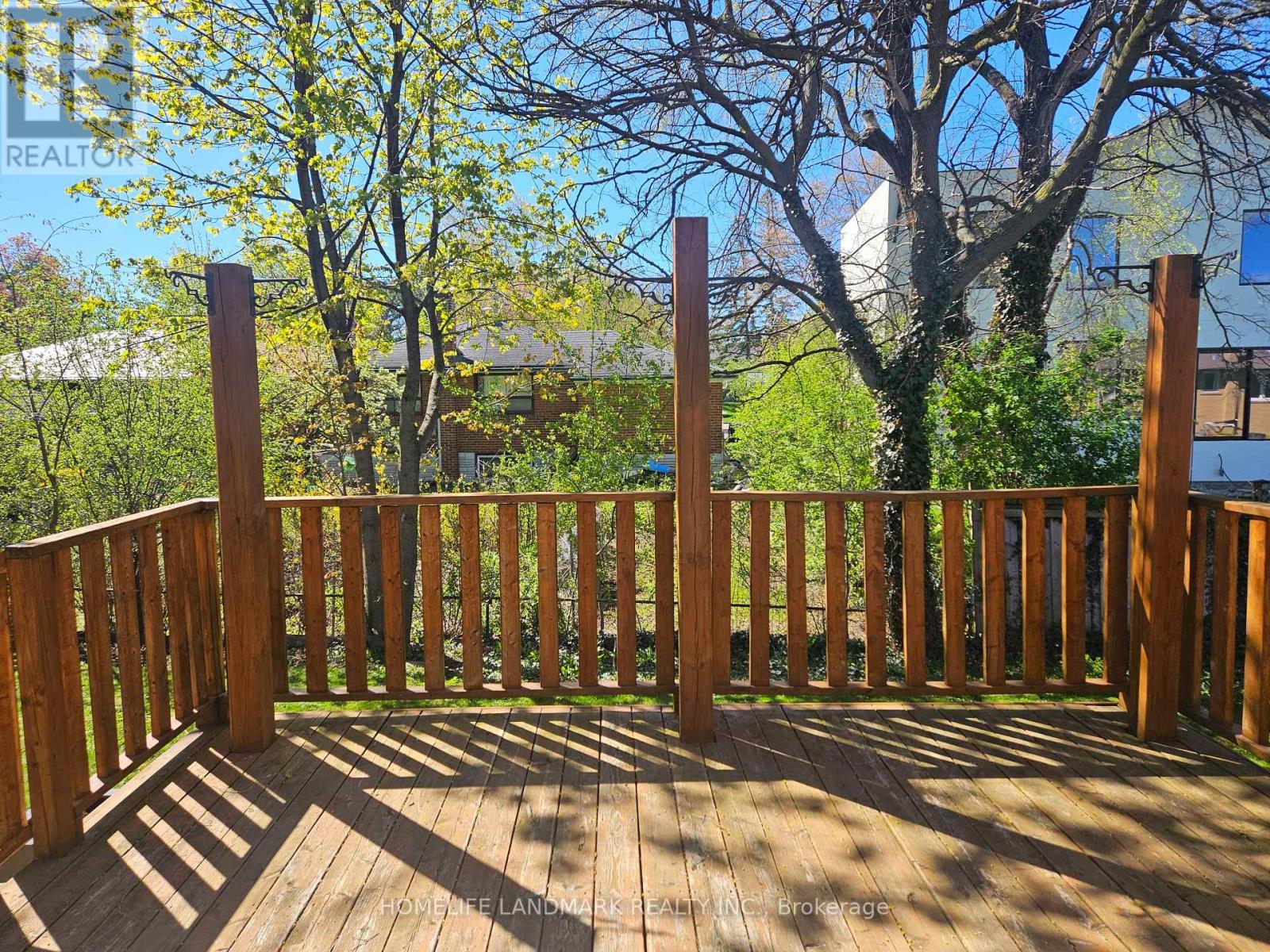 16 Donewen Court, Toronto, Ontario  M4A 1P8 - Photo 8 - C13165732