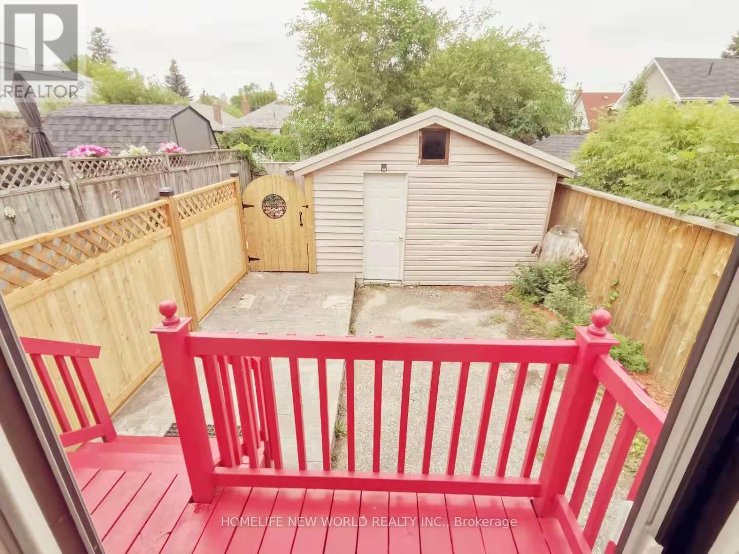 26 Epsom U2 Avenue, Toronto, Ontario  M4C 2A6 - Photo 11 - E13165700