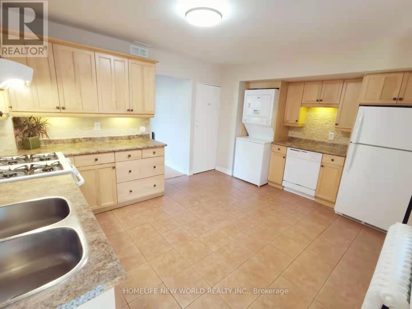 26 Epsom U2 Avenue, Toronto, Ontario  M4C 2A6 - Photo 6 - E13165700