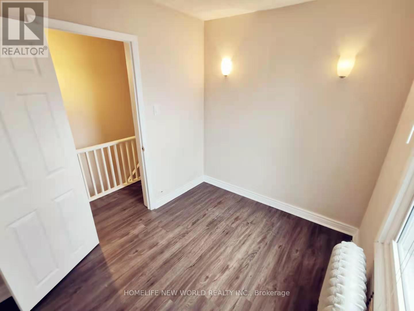 26 Epsom U2 Avenue, Toronto, Ontario  M4C 2A6 - Photo 9 - E13165700