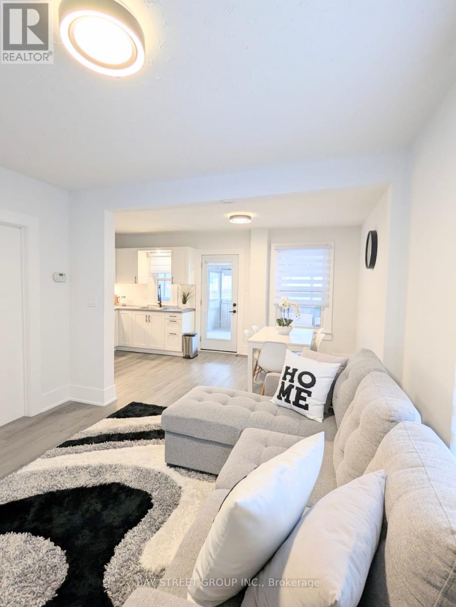 34 Tasker Street, St. Catharines, Ontario  L2R 3Z8 - Photo 5 - X12810358