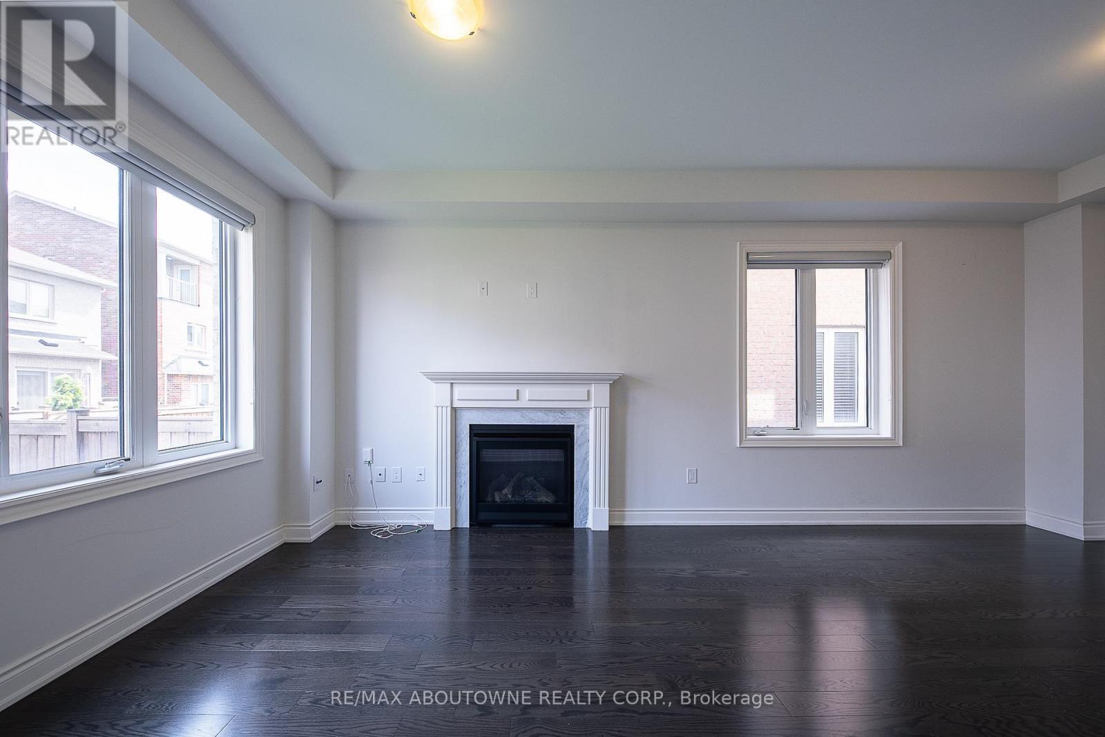 492 Grindstone Trail, Oakville, Ontario  L6H 0S1 - Photo 4 - W13165728