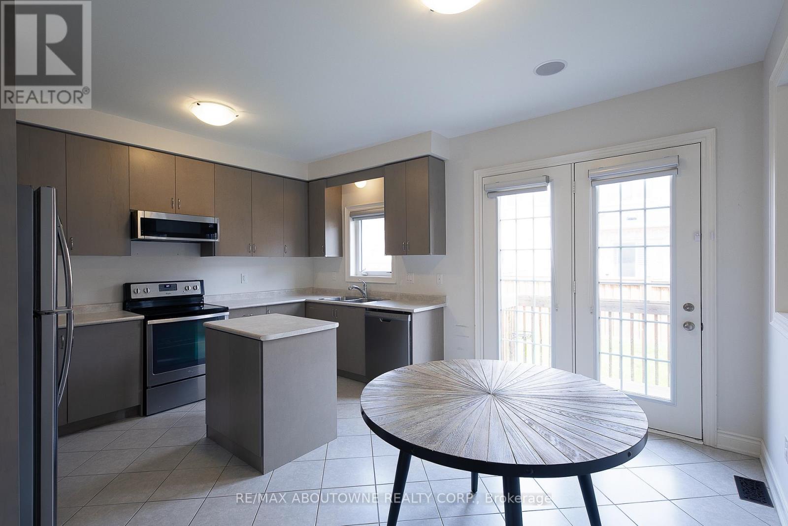 492 Grindstone Trail, Oakville, Ontario  L6H 0S1 - Photo 8 - W13165728