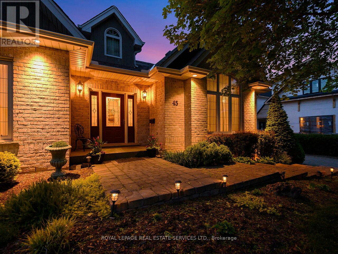 45 John Street, Milton, Ontario  L9T 1G2 - Photo 2 - W13165736