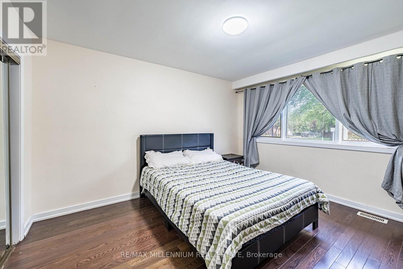 271 Thistle Down Boulevard W, Toronto, Ontario M9V 1K6 - Photo 19 - W13165110