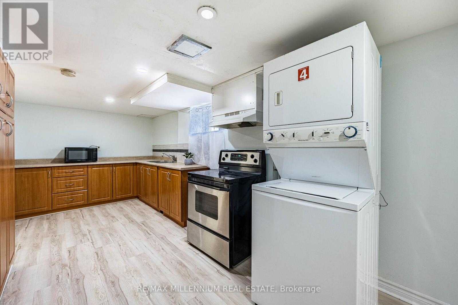 271 Thistle Down Boulevard W, Toronto, Ontario M9V 1K6 - Photo 33 - W13165110