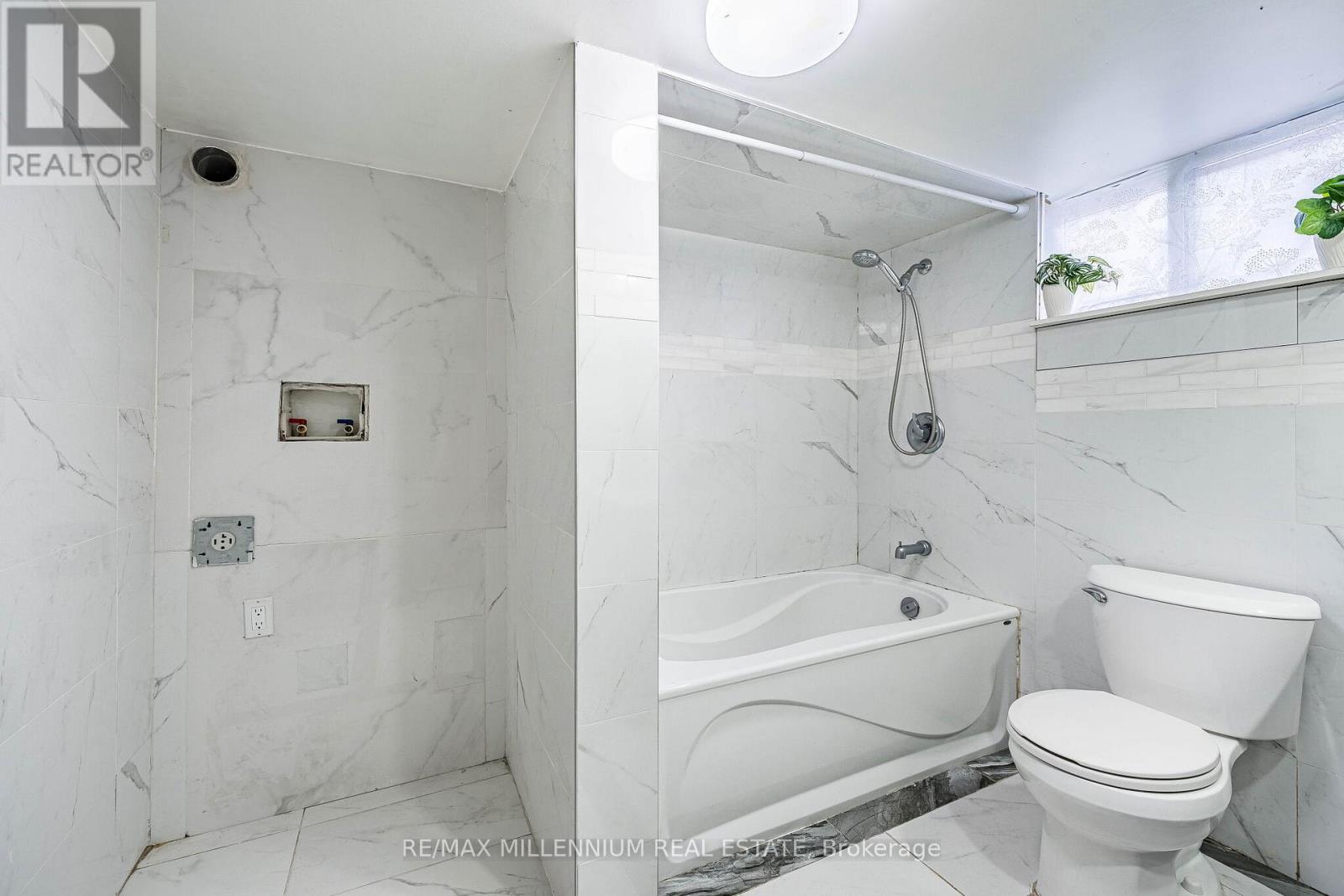 271 Thistle Down Boulevard W, Toronto, Ontario M9V 1K6 - Photo 43 - W13165110