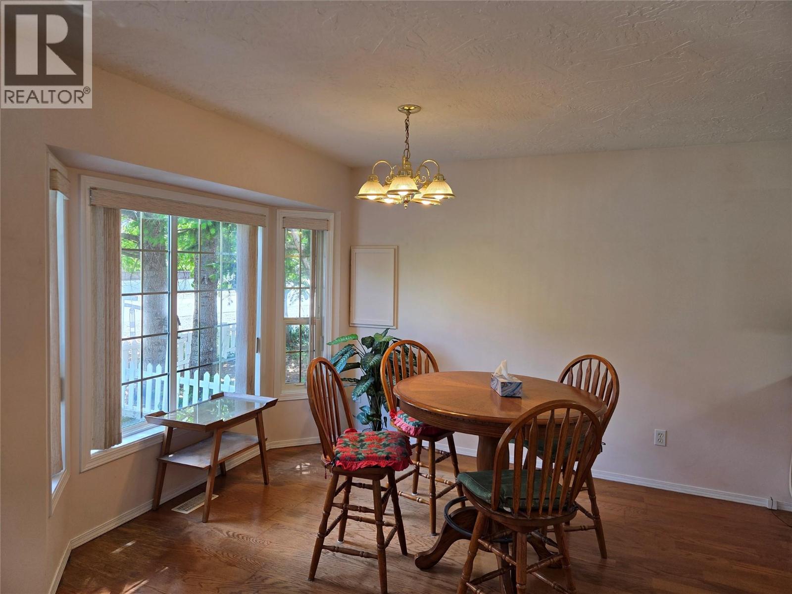 410 6th Avenue, Keremeos, British Columbia  V0X 1N3 - Photo 3 - 10388590