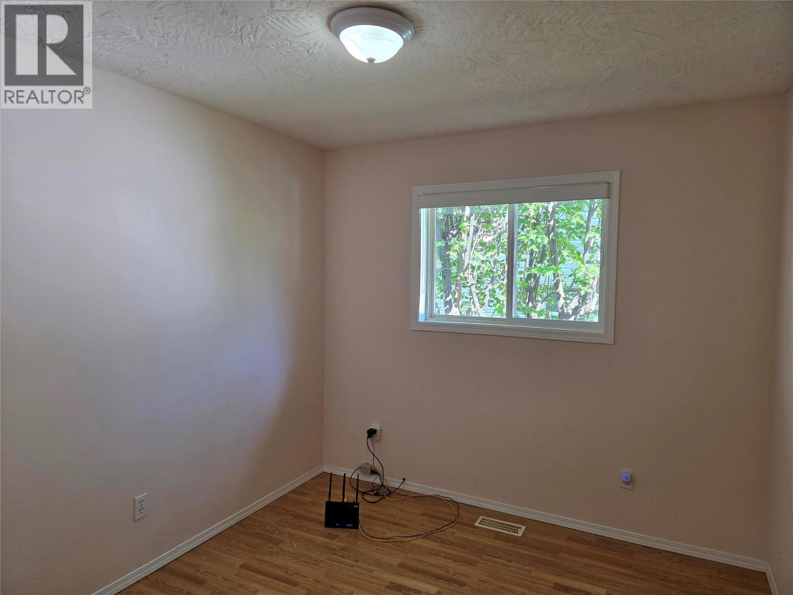 410 6th Avenue, Keremeos, British Columbia  V0X 1N3 - Photo 8 - 10388590