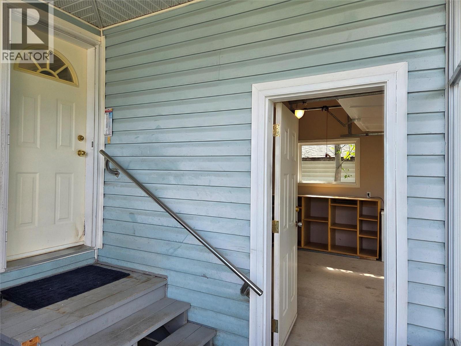 410 6th Avenue, Keremeos, British Columbia  V0X 1N3 - Photo 17 - 10388590