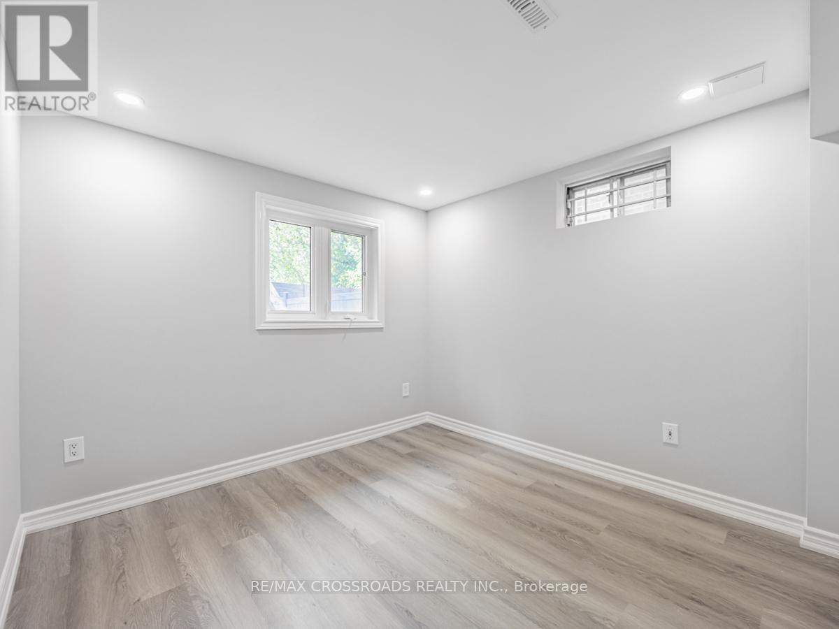 59 Bonnydon Crescent, Toronto, Ontario  M1B 5X2 - Photo 3 - E13165836