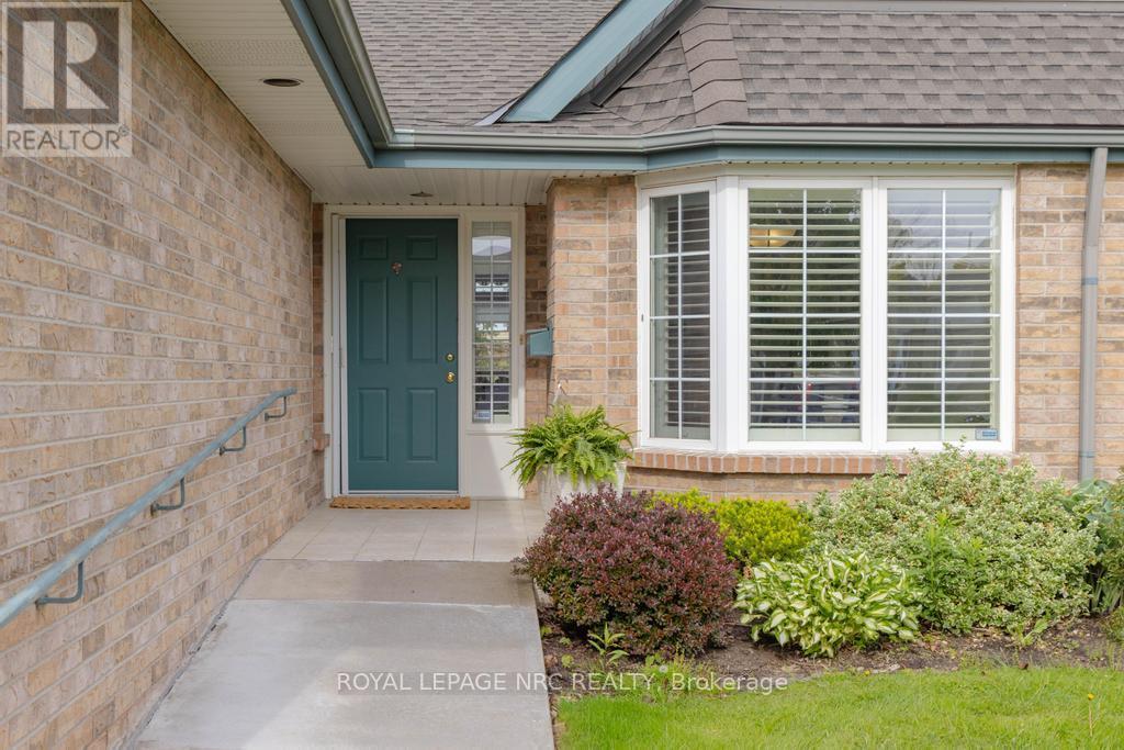 10 - 121 Glen Morris Drive, St. Catharines (Glendale/glenridge), Ontario  L2T 4C5 - Photo 2 - X13165760