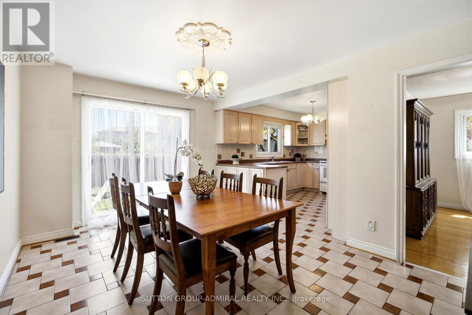 108 Benjamin Drive, Vaughan (East Woodbridge), Ontario  L4L 1H9 - Photo 10 - N13165826