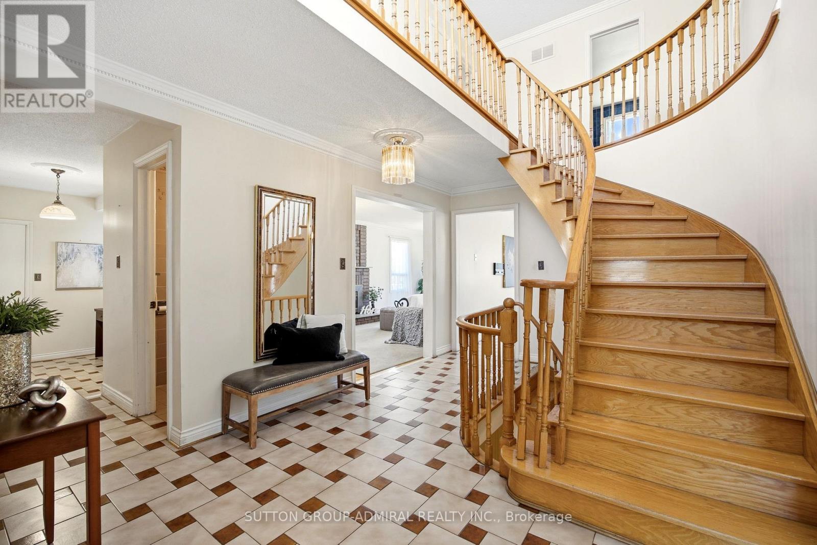 108 Benjamin Drive, Vaughan (East Woodbridge), Ontario  L4L 1H9 - Photo 5 - N13165826