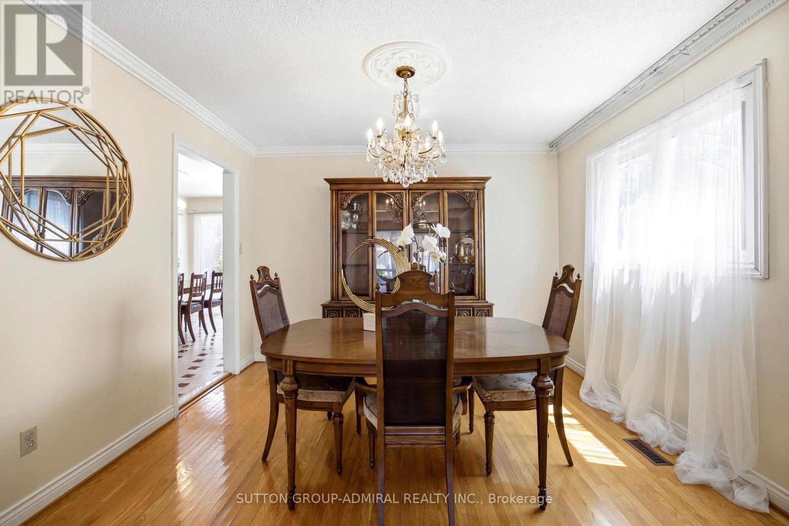 108 Benjamin Drive, Vaughan (East Woodbridge), Ontario  L4L 1H9 - Photo 9 - N13165826