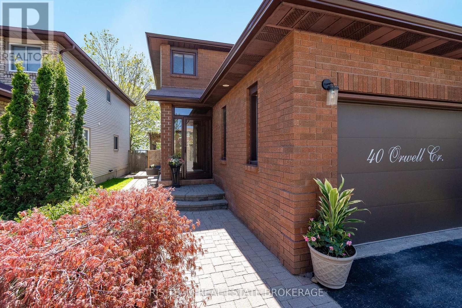 40 Orwell Crescent, Barrie, Ontario  L4N 6M6 - Photo 3 - S13165762