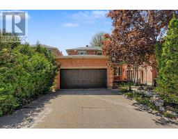 28 HAWKINS DRIVE, Barrie, Ontario