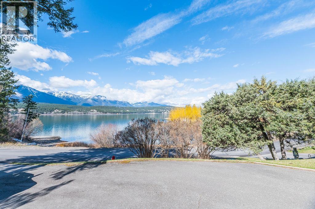 1626 Swansea Avenue, Windermere, British Columbia  V0A 1K3 - Photo 3 - 10383199