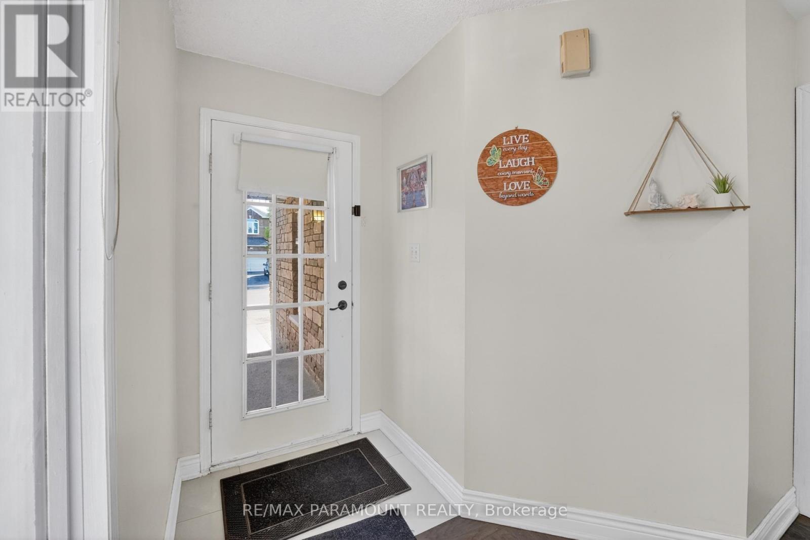 271 Pressed Brick Drive, Brampton, Ontario  L6V 4L2 - Photo 3 - W13165800